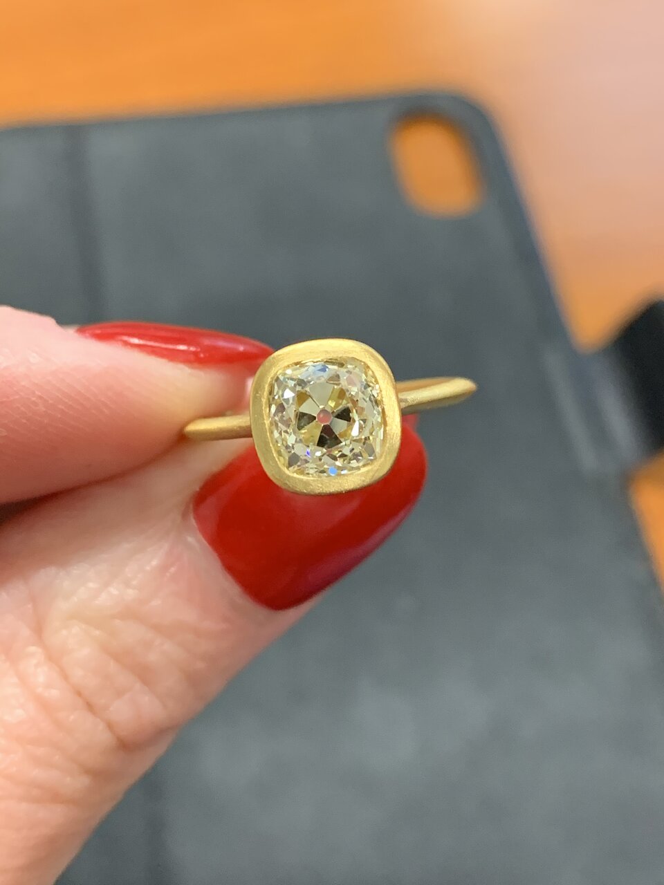 Caolsen posted this fabulous Cape Color OMC diamond ring in the Show Me the Bling forum at PriceScope.  This is a gorgeous diamond solitaire, that is a beautiful as the day it was cut.