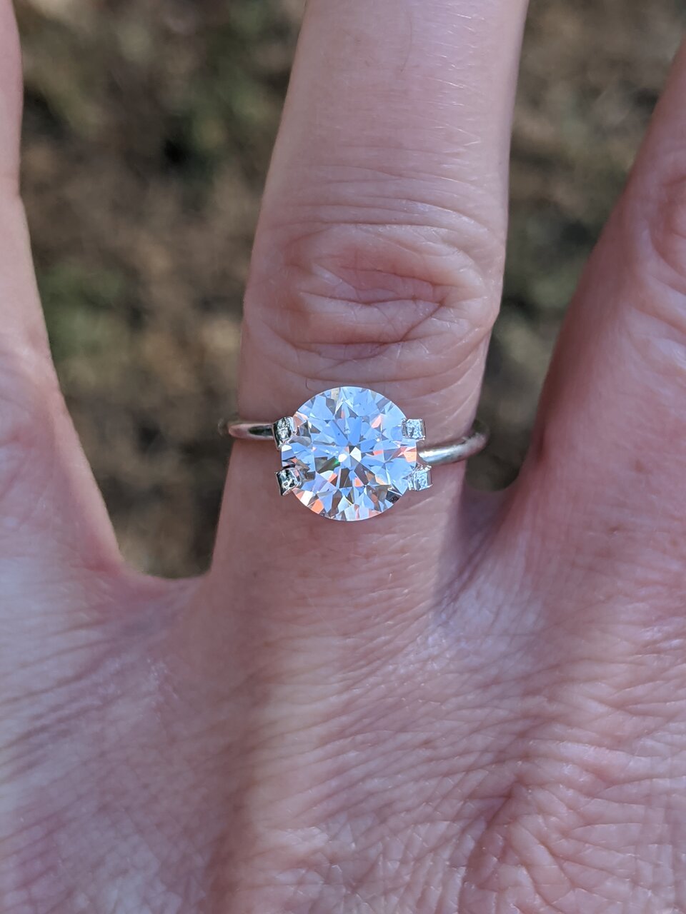 soxfanSoxfan posted this unbelievable K diamond ring in the Show Me the Bling forum at PriceScope.  If you are like me, you will struggle with believing this incredible beauty is a K. K’s can be beautiful, to be sure, but this sets a new bar!