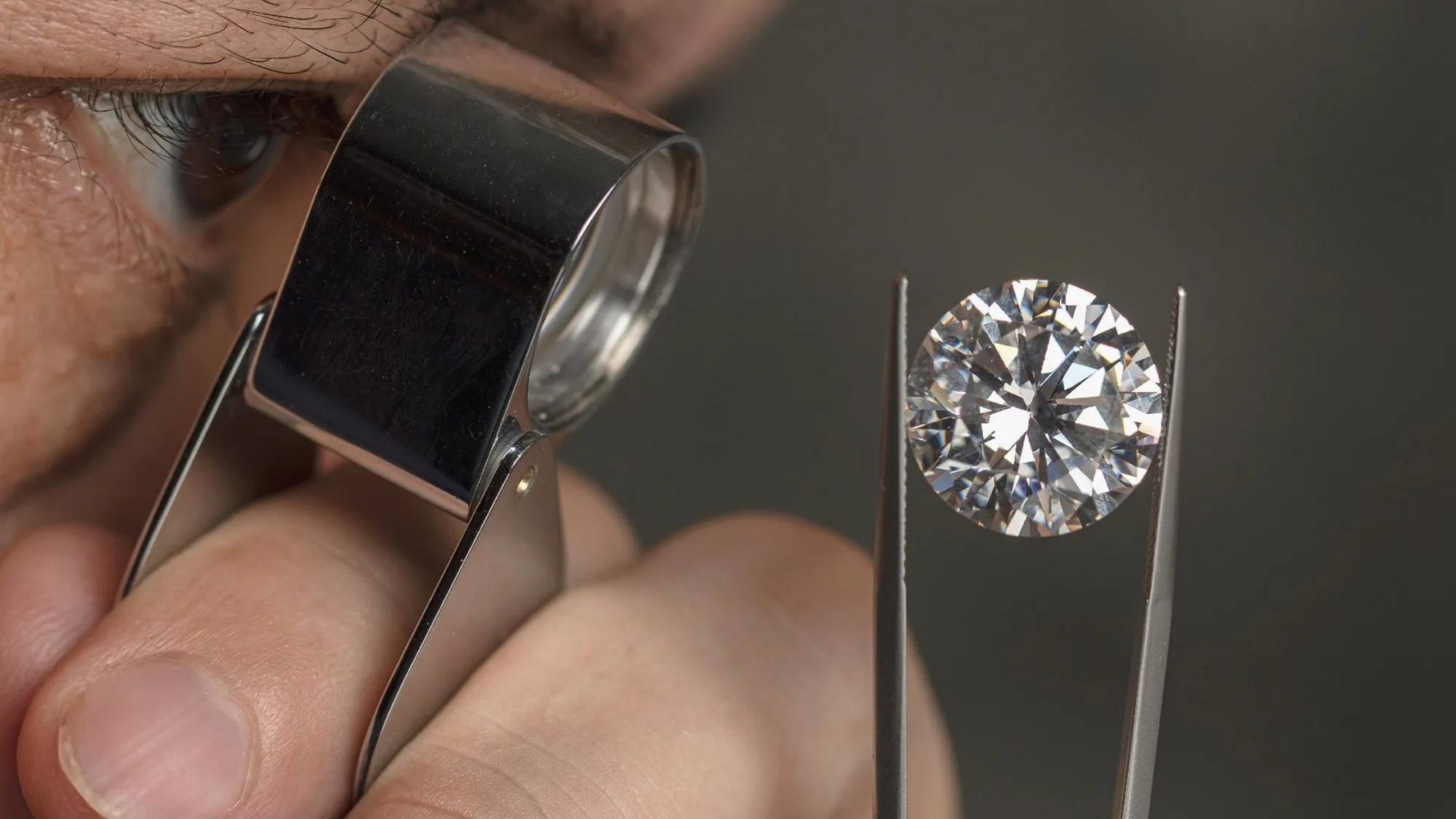 How To Tell Whether A Diamond Is Real Or Fake?