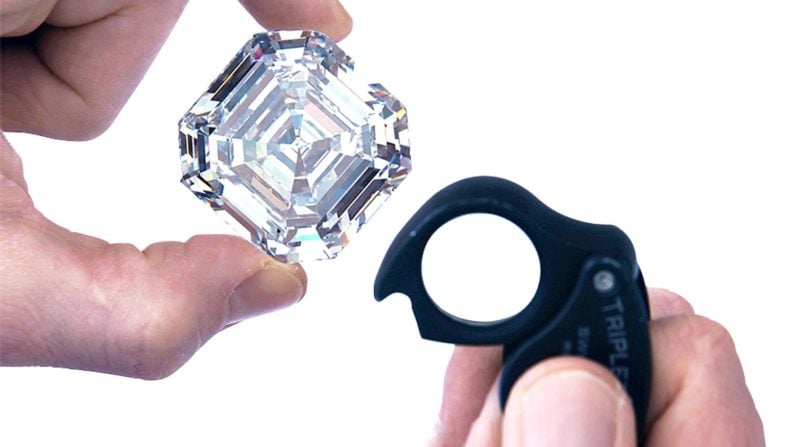 diamond quality magnifying loupe | courtesy of GIA