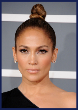 Jennifer Lopez at the 2013 Grammy Awards.