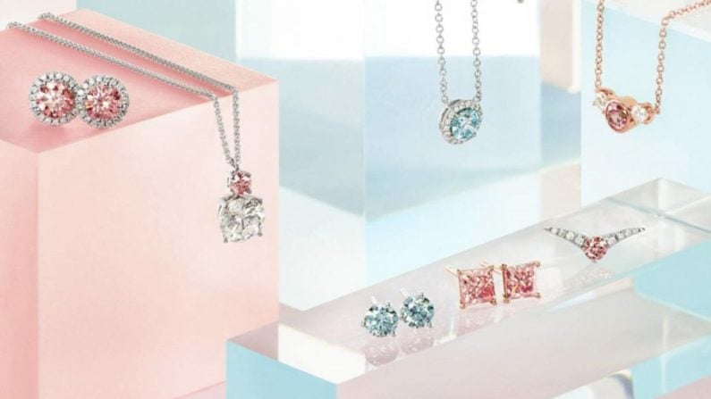 DeBeers' lightbox jewelry