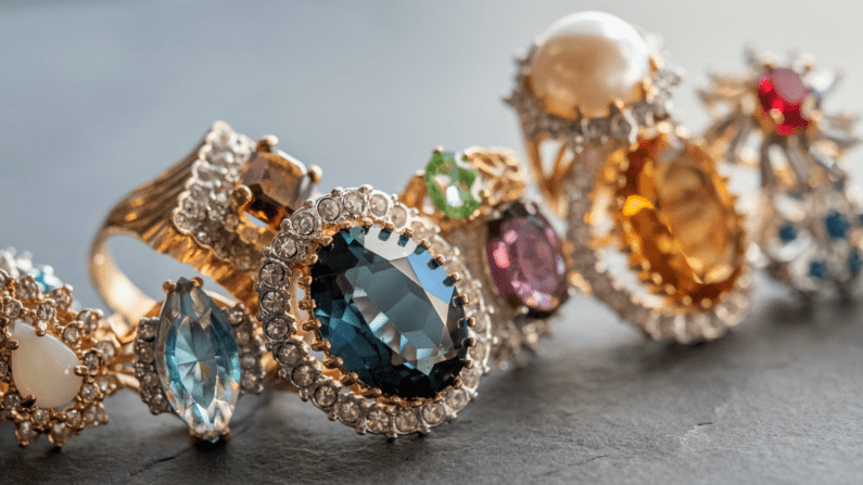 Birthstone Jewelry Gifts blog post