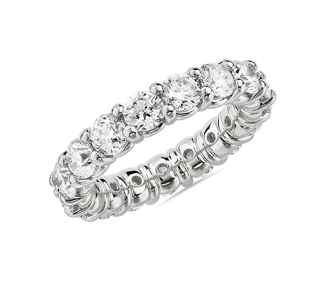 Comfort-Fit Round Brilliant Diamond Eternity Ring in 18k White Gold.