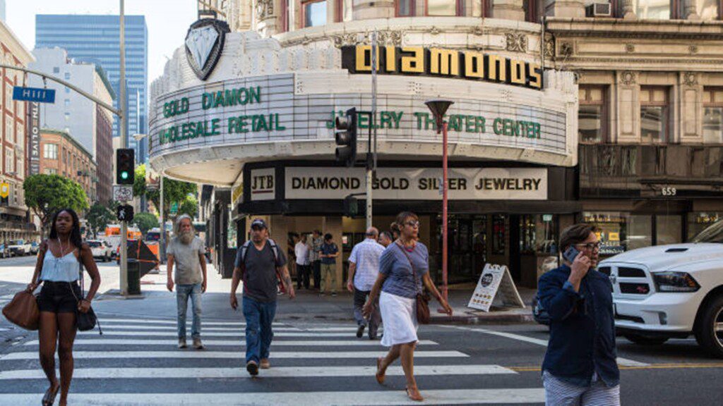 Jewelry Theater Center in Los Angeles, advertising gold and diamond wholesale retail