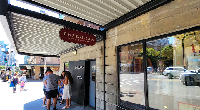 Isadoras Antique Jewelry