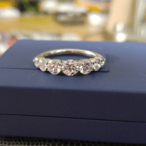 Tapered 7 stone diamond ring