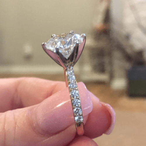 Round brilliant diamond engagement ring