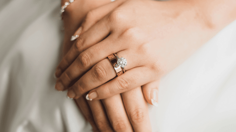 What Are Engagement Ring Sets